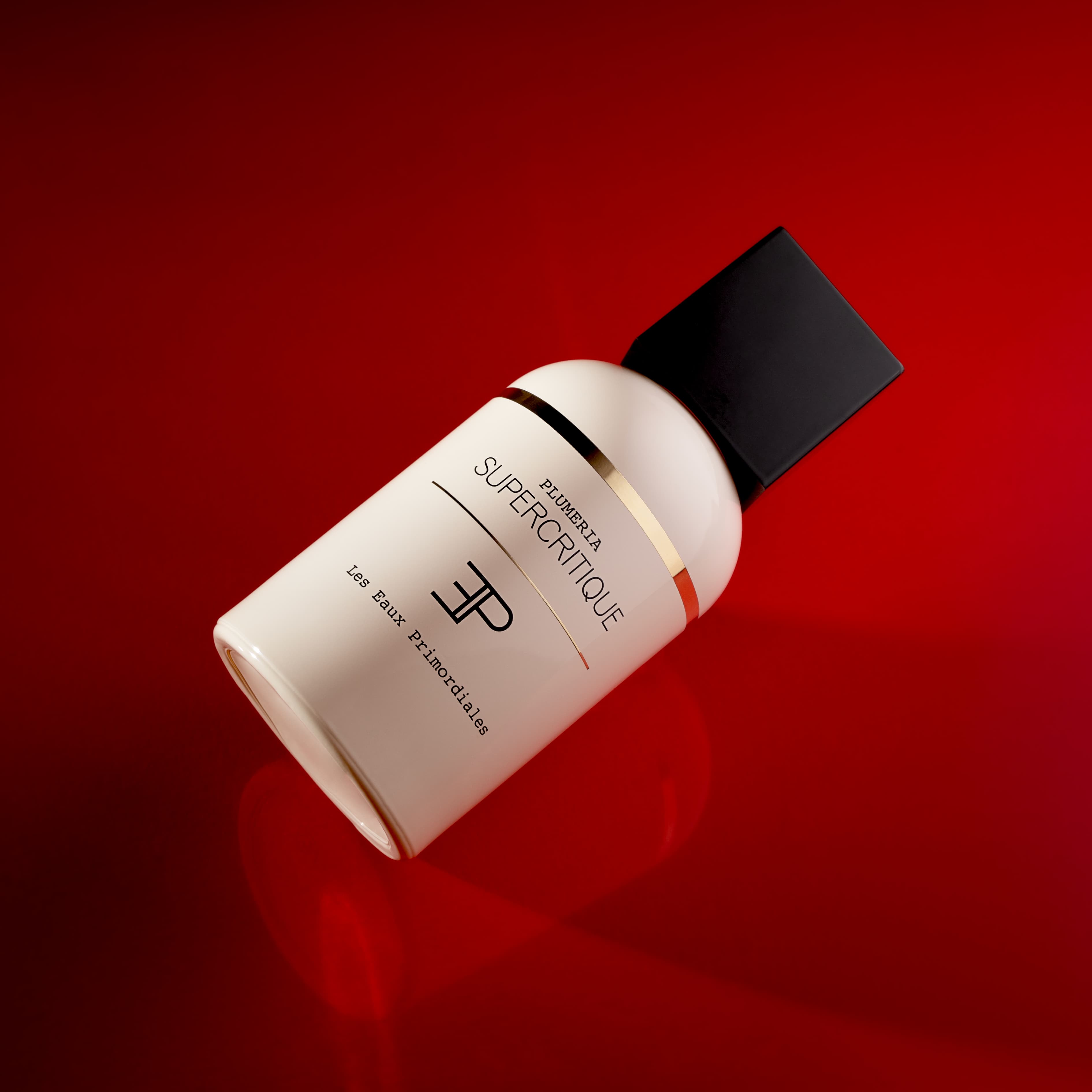 PLUMERIA SUPERCRITIQUE